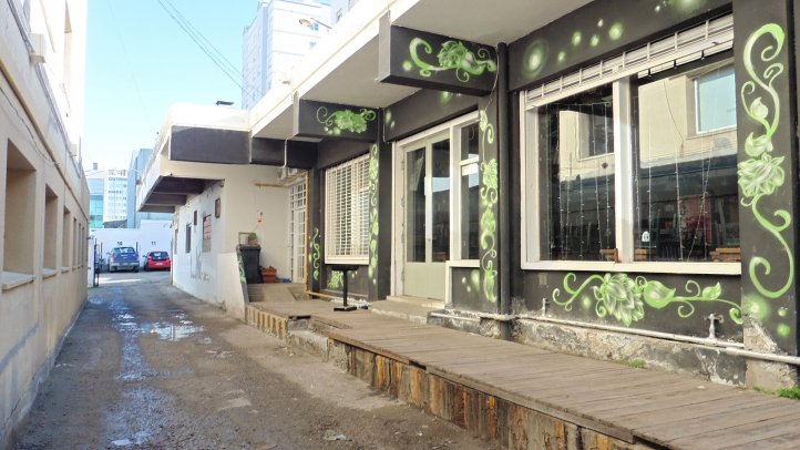 LOCAL + TERRENO - Mitre al 900
